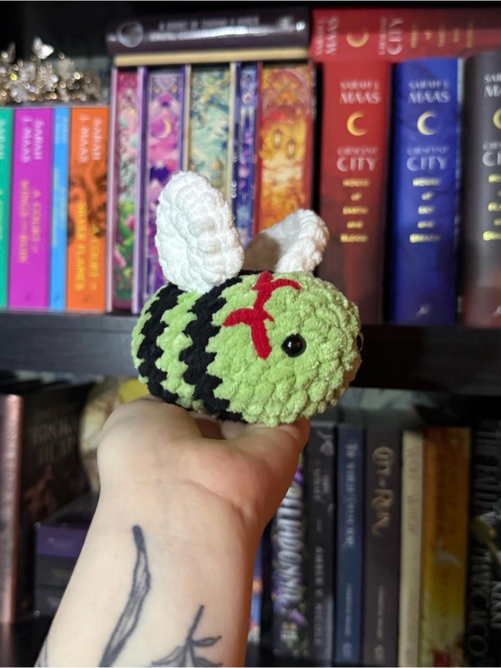 Crochet Zom-Bee Plushie